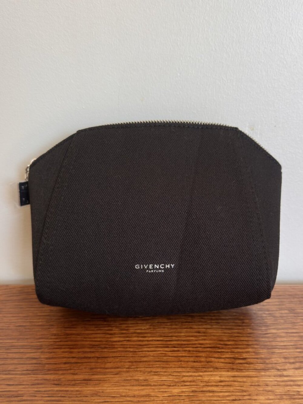 GIVENCHY MAKEUP/PERFUME BAG.  BRAND NEW